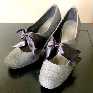 Ann Marino gray dress heels